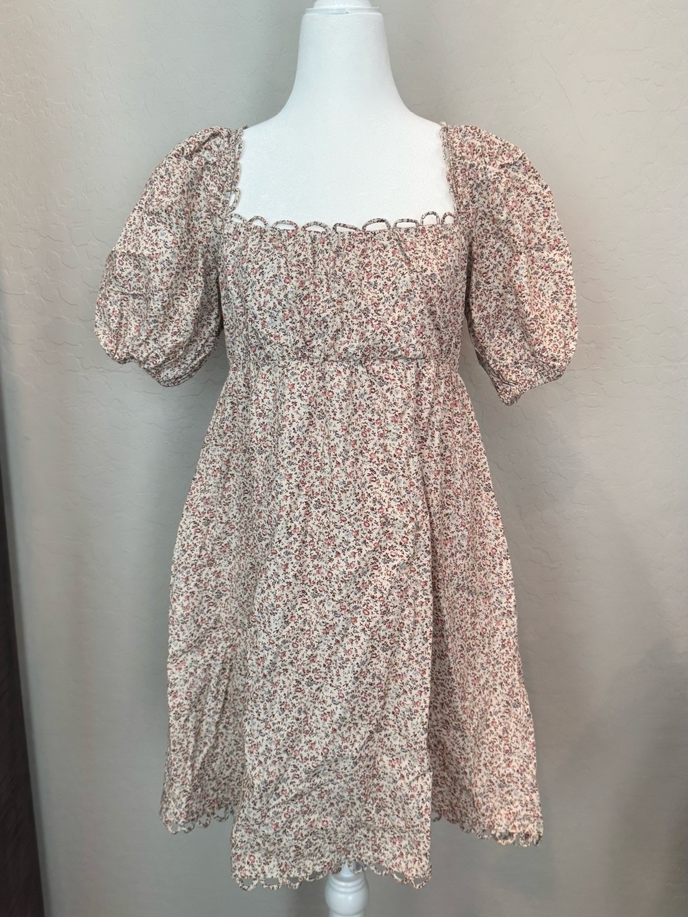 Storia Blush Ditsy Floral Puff-Sleeve Mini Dress